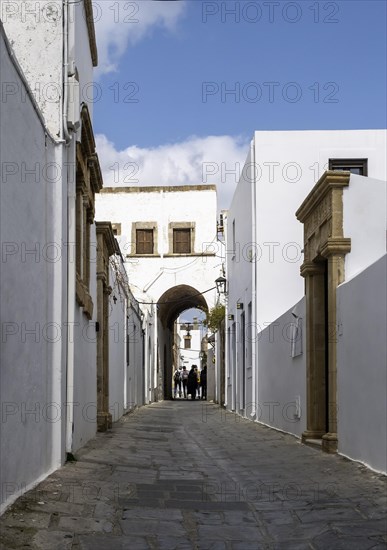 Old town alley with historic captains' houses, Lindos, Rhodes, Dodecanese archipelago, Greek islands, Greece, Europe