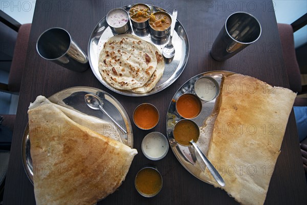 Masala Dosa and Paratta, traditional Kerala dish, Kerala, India, Asia