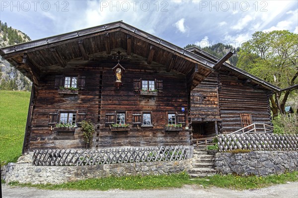 Old farmhouse, now a museum, in the historic mountain farming village of Gerstruben, Dietersbachtal, near Oberstdorf, Allgaeu Alps, Oberallgaeu, Allgaeu, Bavaria, Germany, Europe