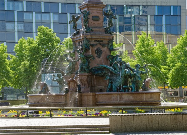 Mendebrunnen, Augustusplatz, Leipzig, Saxony, Germany, Europe