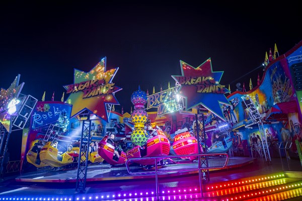 Spring Festival of the Dresden Showmen on the fairgrounds at the Marienbruecke, Dresden, Saxony, Germany, Europe