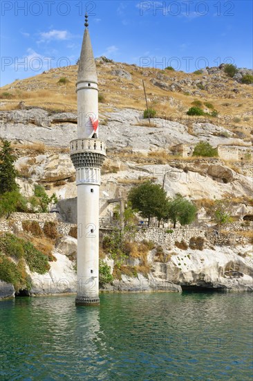 Sunken houses and mosque of Eski Savasan due to the construction of the Birecik dam on the Euphrates River, Halfeti, Turkey, Asia