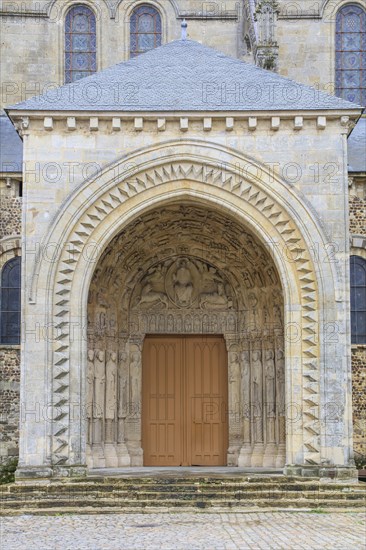 Porche Royal side portal, Romanesque-Gothic Saint-Julien du Mans Cathedral, Le Mans, Sarthe department, Pays de la Loire region, France, Europe