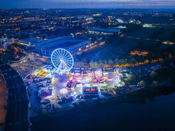 Spring Festival of the Dresden Showmen on the fairgrounds at the Marienbruecke, Dresden, Saxony, Germany, Europe