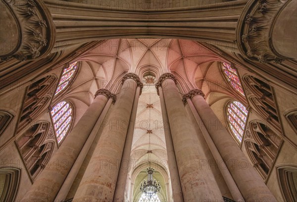 Choir vault, Omani-Gothic Saint-Julien du Mans Cathedral, Le Mans, Sarthe department, Pays de la Loire region, France, Europe