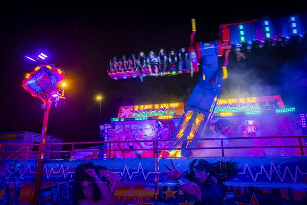 Spring Festival of the Dresden Showmen on the fairgrounds at the Marienbruecke, Dresden, Saxony, Germany, Europe