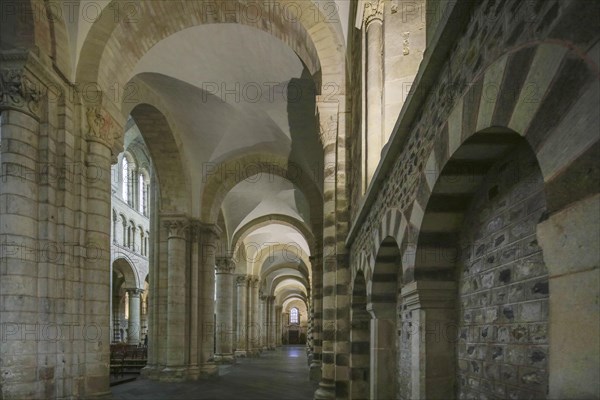 Romanesque side aisle of the nave, Romanesque-Gothic Saint-Julien du Mans Cathedral, Le Mans, Sarthe department, Pays de la Loire region, France, Europe