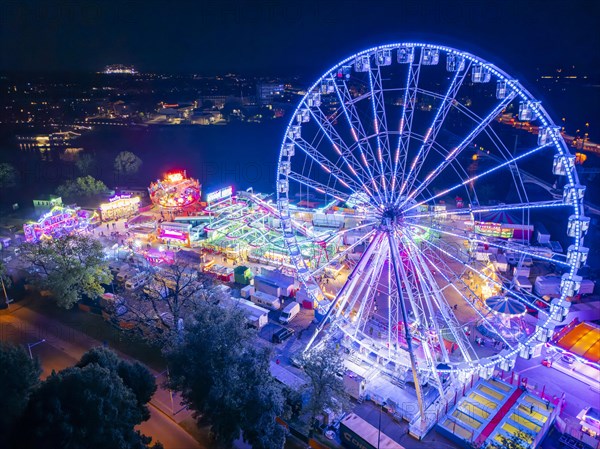 Spring Festival of the Dresden Showmen on the fairgrounds at the Marienbruecke, Dresden, Saxony, Germany, Europe