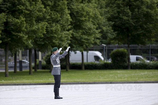 Soldiers from the Bundeswehr Guard Battalion, photographed during the reception of the Lithuanian Minister of Defence by Boris Pistorius (SPD), Federal Minister of Defence, at the BMVg in Berlin, 16.05.2024