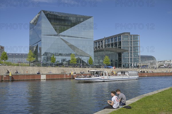 Cube office building, Washingtonplatz, central station, Spree, Moabit, Mitte, Berlin, Germany, Europe