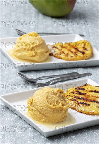 Mango ice cream with pineapple