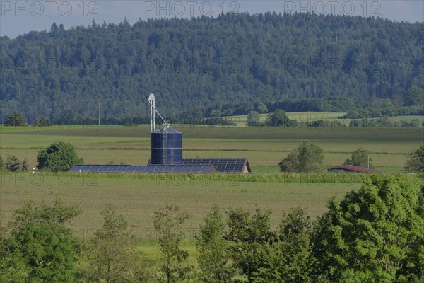 Farm near Bibersfeld, solar cells, solar energy, photovoltaics. Schwäbisch Hall, Hohenlohe, Swabian-Franconian Forest nature park Park, Heilbronn-Franconia, Germany, Europe