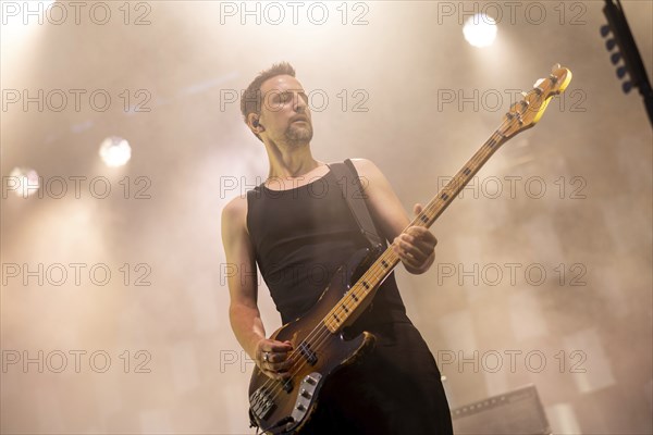 Johannes Stolle, bassist of Silbermond live on Auf Auf, Sommer 2024 Tour at the sold-out Waschhaus Open Air, Potsdam, 03.08.2024