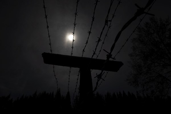 Remnant of the Iron Curtain, border, barbed wire, symbol of a dark age, communism, between the Czech market town of Eisenstein and Bayerisch Eisenstein, Lower Bavaria, Germany, Europe