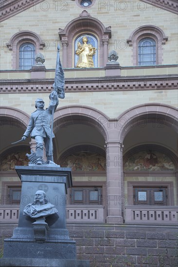 Monument with statue of Otto von Bismarck in front of St Laurentius Church, Weinheim, Bergstrasse, Baden-Württemberg, Germany, Europe