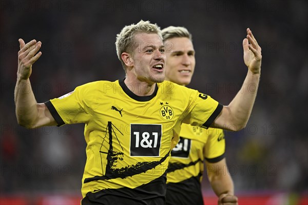 Goal celebration Julian Ryerson Borussia Dortmund BVB (26), Nico Schlotterbeck Borussia Dortmund BVB (04), German Classico FC Bayern Munich FCB vs. Borussia Dortmund BVB, Allianz Arena, Munich, Bavaria, Germany, Europe