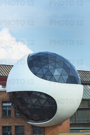 The Oscar Niemeyer Sphere was completed at the end of June 2020 as a factory canteen on the site of the Leipzig Kirow Werke and inaugurated on 03.07.2020. The Sphere was designed by Oscar Niemeyer in 2011