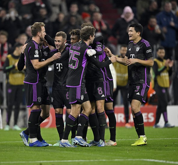 Goal celebration Harry Kane FC Bayern München FCB (09), Thomas Müller FC Bayern München FCB (25) Min-jae Kim FC Bayern München FCB (03) Joshua Kimmich FC Bayern München FCB (06) Kingsley Coman FC Bayern München FCB (11) Champions League, Allianz Arena, Munich, Bavaria, Germany, Europe