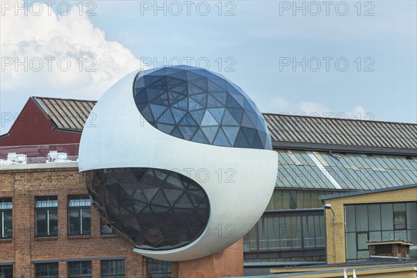 The Oscar Niemeyer Sphere was completed at the end of June 2020 as a factory canteen on the site of the Leipzig Kirow Werke and inaugurated on 03.07.2020. The Sphere was designed by Oscar Niemeyer in 2011