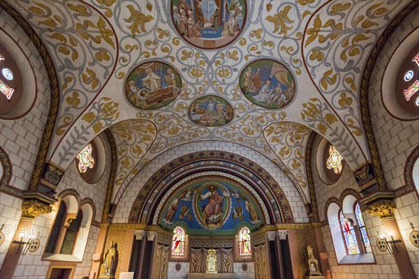 St Leo Chapel, Eguisheim, Plus beaux villages de France, Haut-Rhin, Alsace, France, Europe