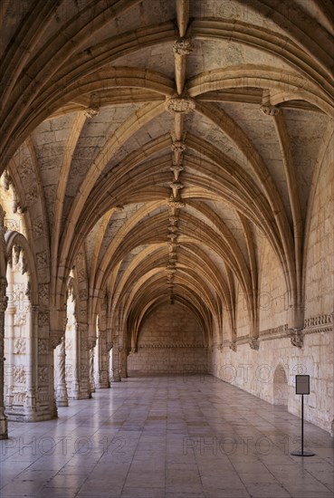 Cloister, Hieronymite monastery Mosteiro dos Jeronimos, also known as Mosteiro de Belém, Belém, Lisbon, Portugal, Europe