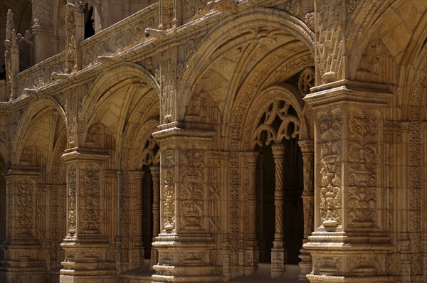 Cloister, Hieronymite monastery Mosteiro dos Jeronimos, also known as Mosteiro de Belém, Belém, Lisbon, Portugal, Europe