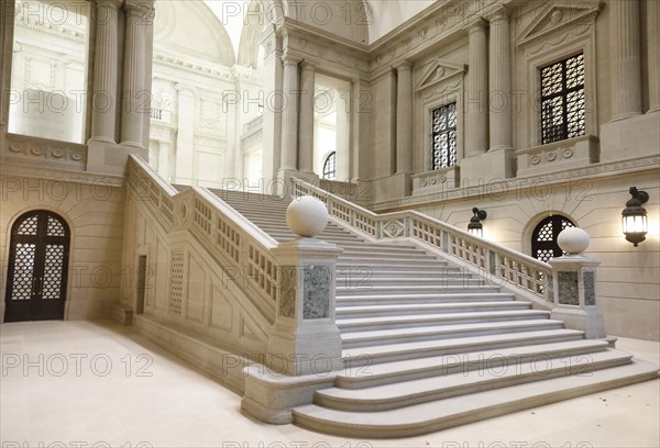 View of the renovated central staircase of the Berlin State Library in the Unter den Linden building. The basic refurbishment by the Federal Office for Building and Regional Planning has now been completed, 01 November 2019