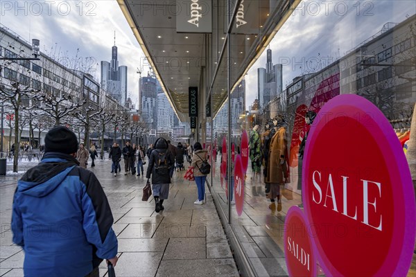 Zeil shopping street, pedestrian zone, winter weather, city centre skyline, sale, banking district, people shopping, Frankfurt am Main, Hesse, Germany, Europe