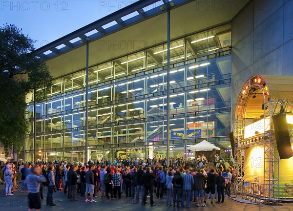 The Dresden Campus Party took place for the 16th time. The crowd rocked on a total of 6 band and party floors