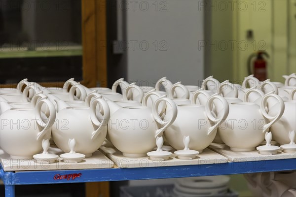 Meissen is the oldest porcelain manufactory in Europe and has stood for unique craftsmanship since its foundation in 1710. Jug blanks in front of firing