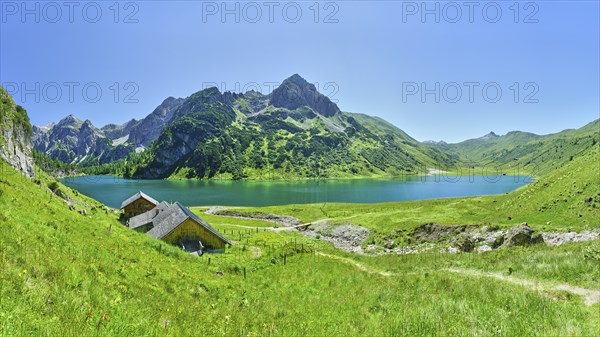 Tappenkarsee Alm with mountain lake, Wildkarkopf, landscape conservation area, Radstätter Tauern, Kleinarl, Pongau, Salzburg