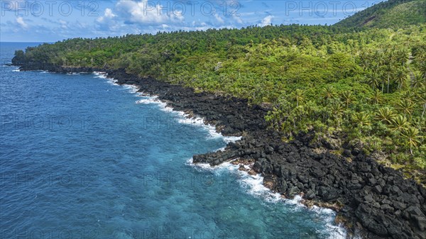 Aerial of the volcanic south coast, Taveuni, Fiji, South Pacific, Oceania