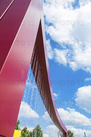 Water Curtain by Rainer Splitt installed in front of the Schauspielhaus Dresden, 2007