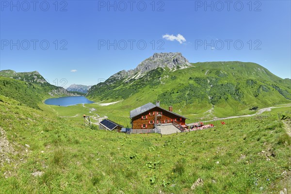 Tappenkarseehütte with Wildkarkopf, mountain lake, refuge, Radstätter Tauern, landscape conservation area, Kleinarl, Pongau, Salzburg