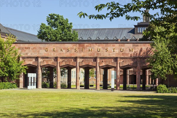 Leipzig Today, the Grassimuseum is a building complex on Johannisplatz in Leipzig that houses the Museum of Ethnology in Leipzig, the Museum of Applied Arts (formerly the Museum of Arts and Crafts) and the Museum of Musical Instruments at Leipzig University