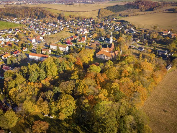 Reichstädt Castle is located in the centre of Reichstädt, a district of Dippoldiswalde. After the fall of the Wall, the complex stood empty for a time in front of it was acquired by Dr. Ilse von Schönberg in 1998 for a purchase price of 30, 000 DM and thus returned to the possession of the von Schönbergs.It is being renovated step by step