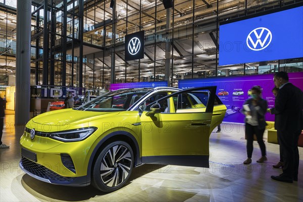 World premiere of the purely electrically driven SUV ID.4. This marks VW's entry into the world's largest market segment of compact SUVs