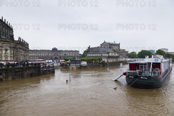 Flooding in Dresden on the Terrassenufer