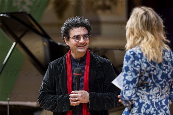 SemperOperaball is back! After a three-year break due to the pandemic, the Semper Opera will open its doors again on 23 February 2024 for the most beautiful night of the year . Rolando Villazon Opera singer and MDR presenter Anja Köbel