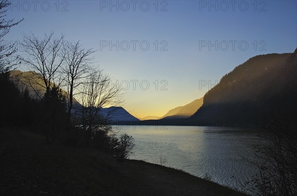 Evening atmosphere at Sylvensteinsee, Karwendel