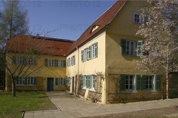 Carl Maria von Weber Museum, Hosterwitz, Dresdner Str. 44. Carl Maria von Weber (1786-1826) lived in the former winegrower's house after 1818 (Carl Maria von Weber (1786-1826) : musician, composer) Carl Maria von Weber lived with his woman Caroline. Major parts of the Freischütz were composed here. In summer, chamber concerts are held in the Biedermeier-style garden