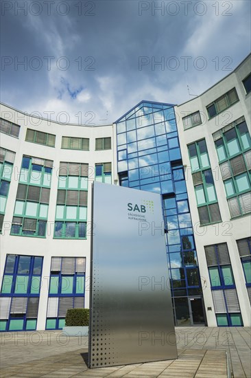 The Sächsische Aufbaubank - Förderbank -, or SAB for short, was founded in 1991 and is the state development institution of the Free State of Saxony. The Free State of Saxony has assumed the guarantor's liability and the maintenance obligation