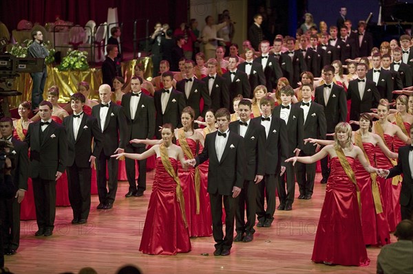 Semper Opera Ball in Dresden The debutantes ceremoniously open the Dresden Opera Ball with their dance