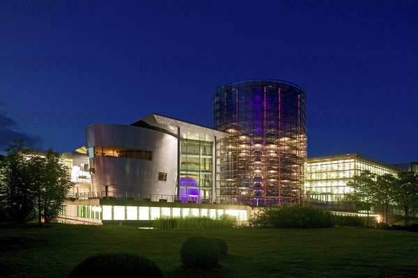 The Gläserne Manufaktur is a Volkswagen Group car factory in Dresden. It was built on the site of the former exhibition grounds at Straßburger Platz in the centre of Dresden, only about 1.5 km from the baroque city centre. In addition to the production facilities, the building also has catering and cultural facilities