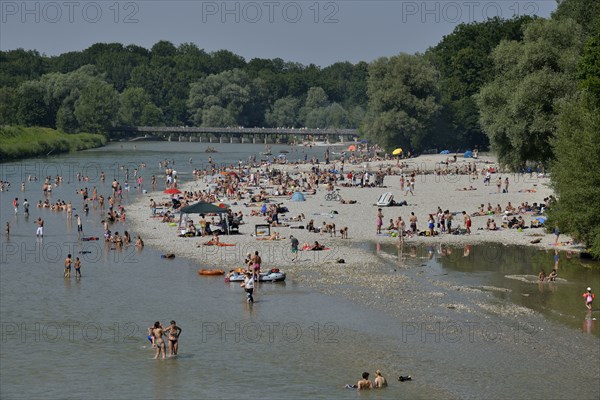 Bathers at the Flaucher, Isar, Thalkirchen, Munich, Upper Bavaria, Bavaria, Germany, Europe