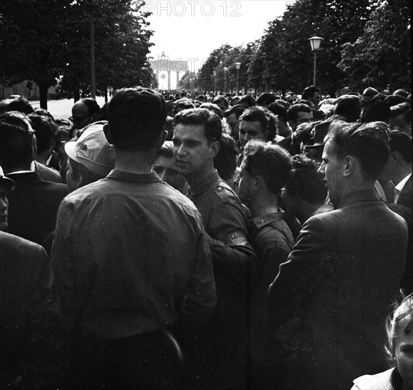 GDR, German Democratic Republic, Berlin (East) : The German Meeting of the Free German Youth (FDJ) of the GDR with All-German Participation on 16. 5. 1964 in East Berlin