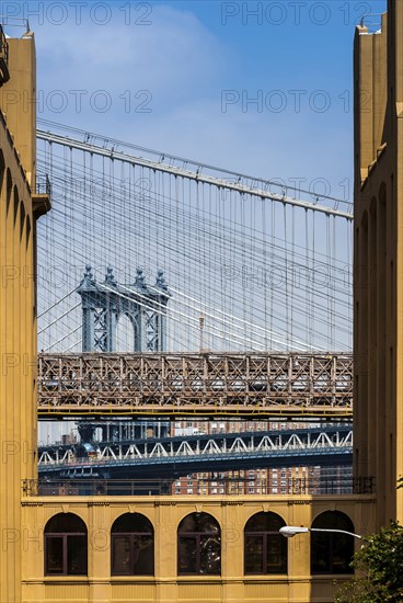 View through Brooklyn-bridge to Manhattan-Bridge, landmark, bridge, construction, New York City, USA, North America