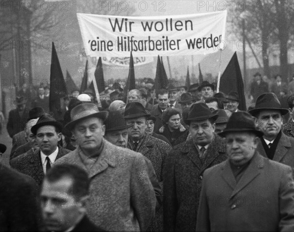 With black flags, miners of the Bismarck colliery and their relatives demonstrated against the closure of their colliery on 19 February 1966, Germany, Europe