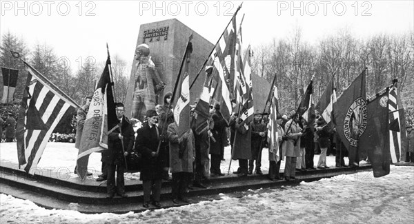 Nazi victims and resistance fighters from France and Germany against the Nazi regime commemorated together the murdered of the Nazi regime on Good Friday 1945, Germany, 28.3.1975 in Dortmund, Germany, Europe