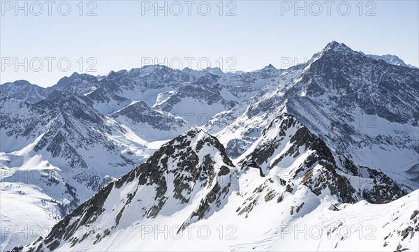 Peaks and mountains in winter, Sellraintal, Stubai Alps, Kühtai, Tyrol, Austria, Europe